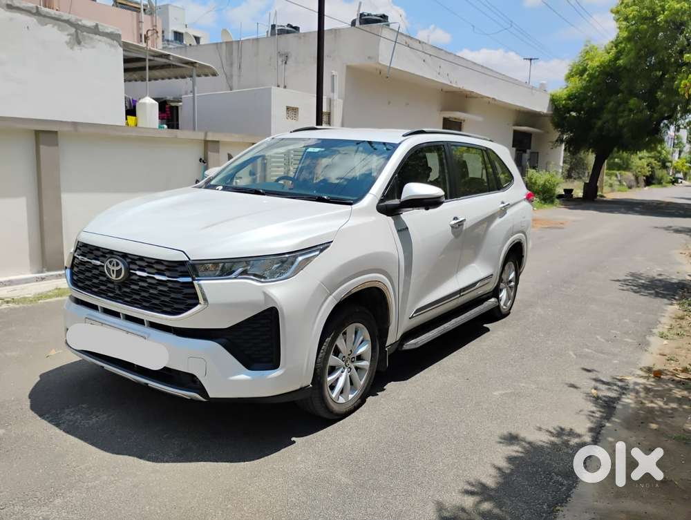 Toyota Innova Hycross 2.0 VX Hybrid 7 STR, 2023, Petrol