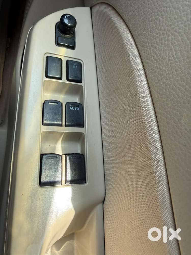 Maruti Suzuki Dzire 1.2 Vxi, 2016