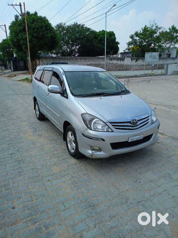 Toyota Innova 2.5 E 2007