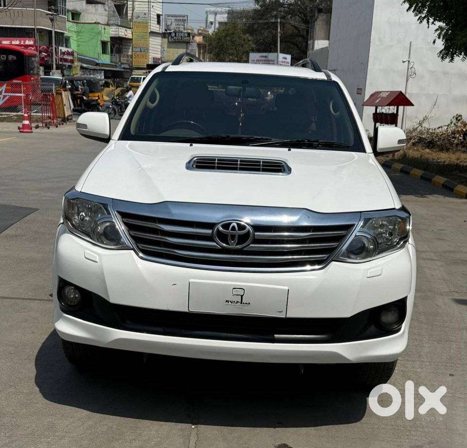 Toyota Fortuner 3.0 4x2 Automatic, 2012, Diesel