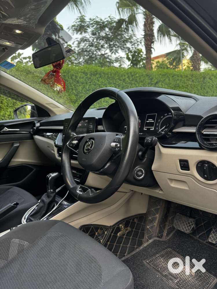Skoda Slavia 1.0 Ambition Tsi At, 2023, Petrol