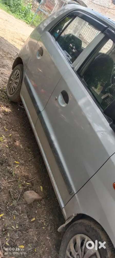 Hyundai Santro.  150000