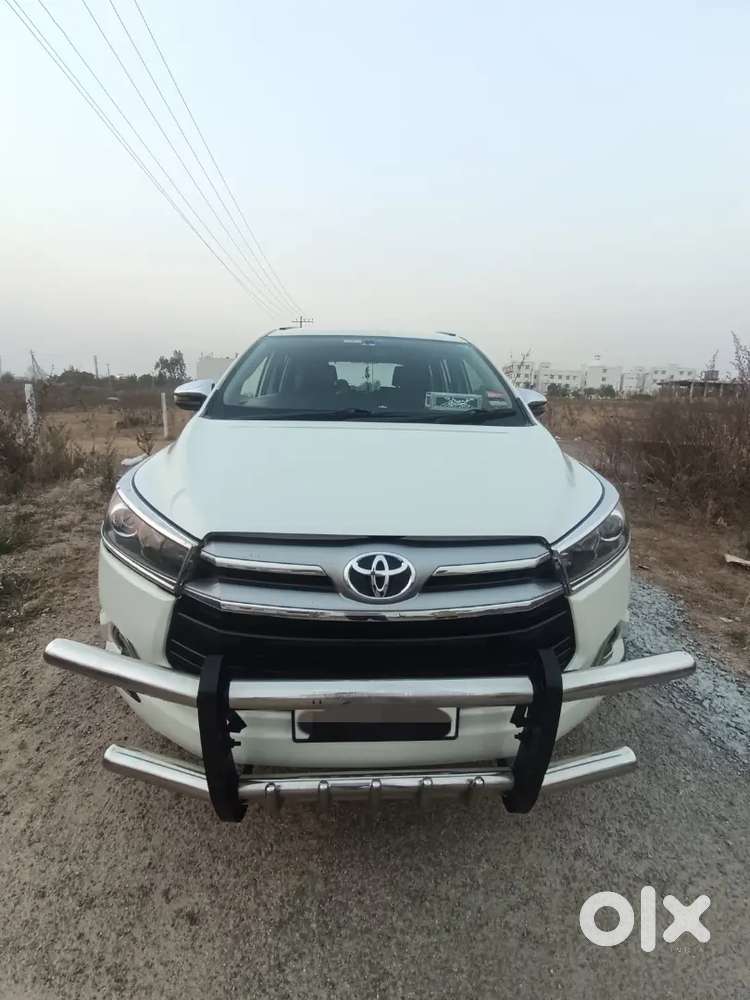Toyota Innova Crysta 2018 Diesel 180000 Km Driven