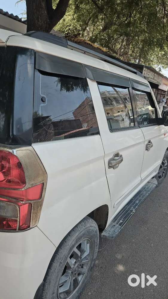 I M Selling My Xuv Car Tuv 3oo T10