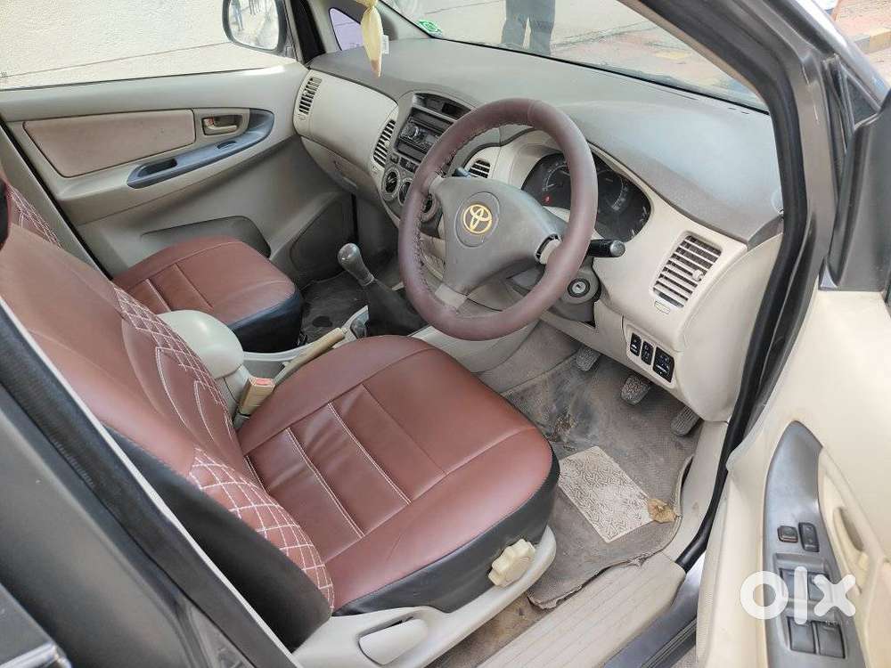 Toyota Innova 2.5 E 7 Str, 2010, Diesel