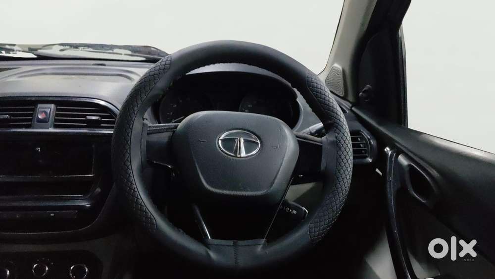 Tata Tiago 1.2 Revotron Xm, 2018, Petrol