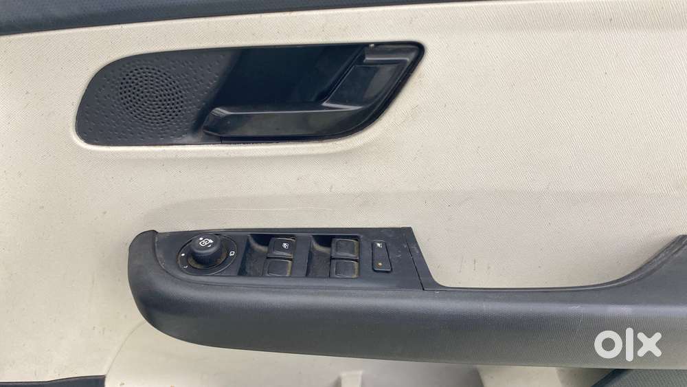 Tata Altroz 1.2 Xm Plus, 2022, Petrol