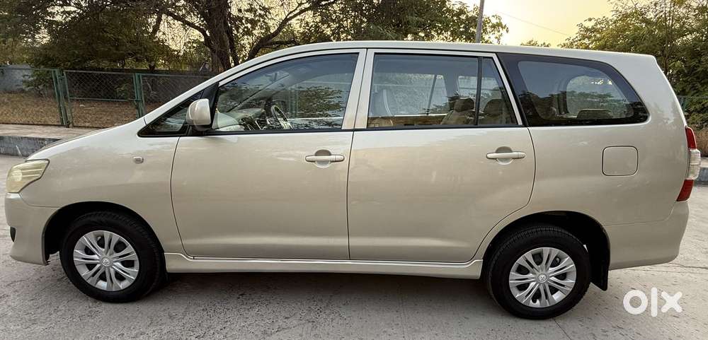 Toyota Innova 2.5 G (diesel) 8 Seater, 2013, Diesel