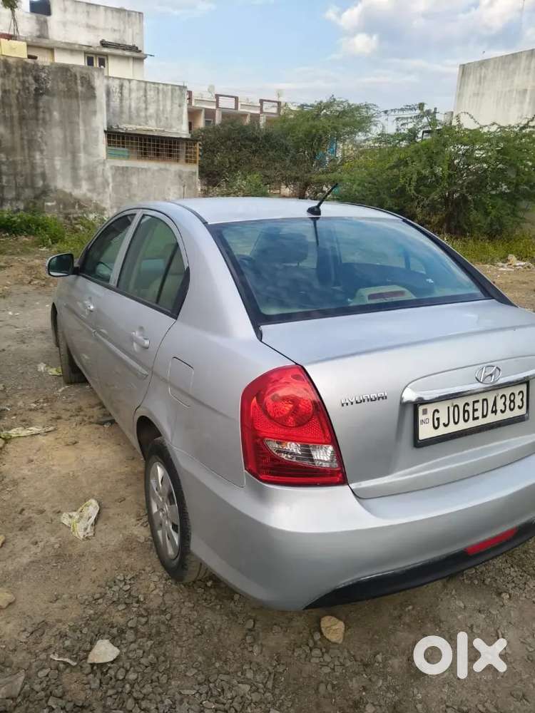 Hyundai Verna 2011