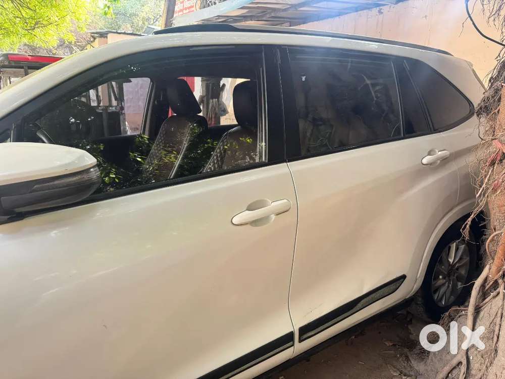 Toyota Innova Hycross 2023 Petrol Good Condition