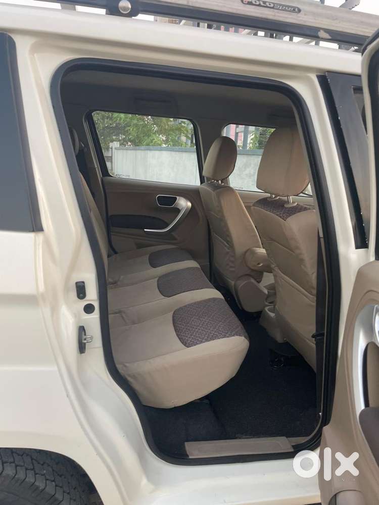 Mahindra Tuv 300 Mhawk100 T8, 2016, Diesel