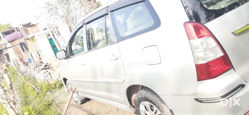 Toyota Innova 2013