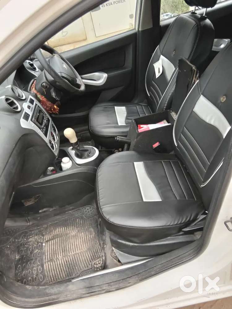 Ford Figo 1.5 Ambiente 2013