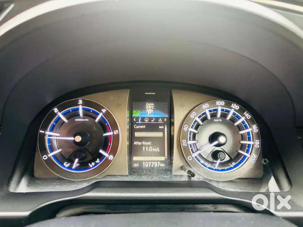 Toyota Innova Crysta 2.8 Zx At 7 Seater, 2017, Diesel
