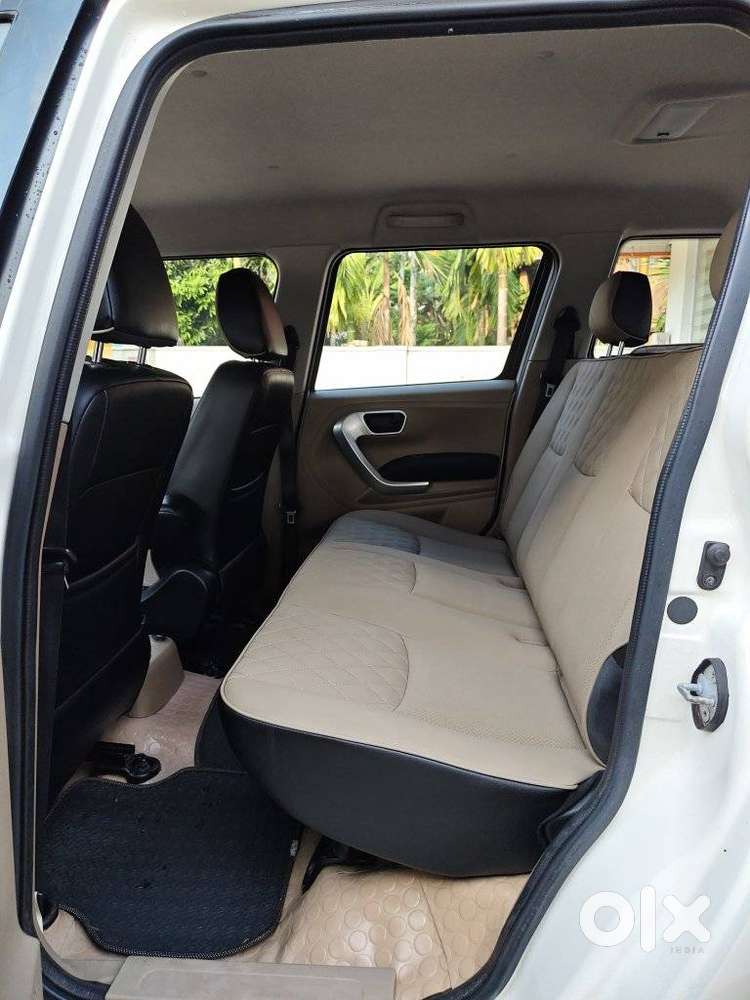 Mahindra Tuv 300 T10 Amt (automatic), 2017, Diesel