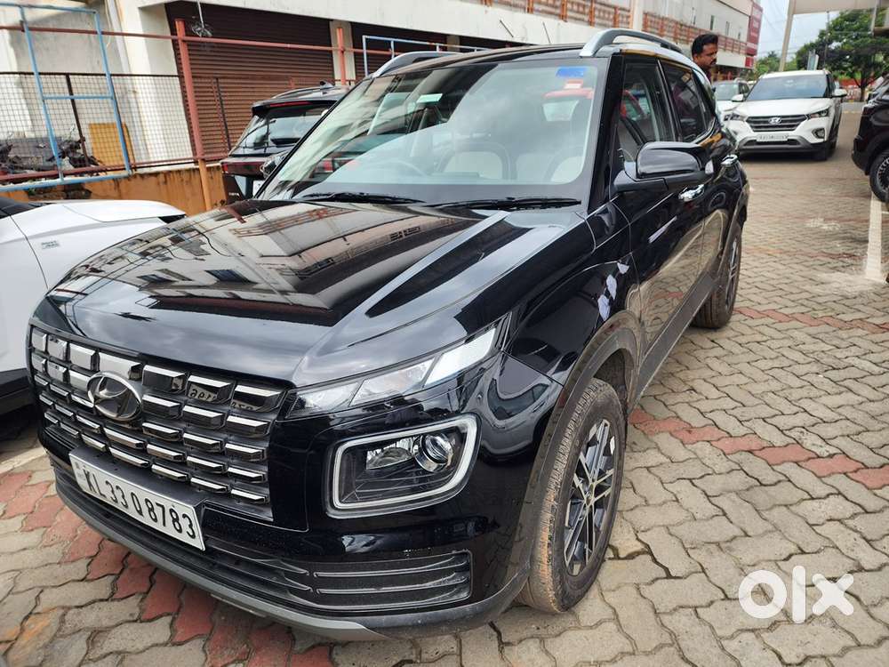Hyundai Venue Petrol 2024