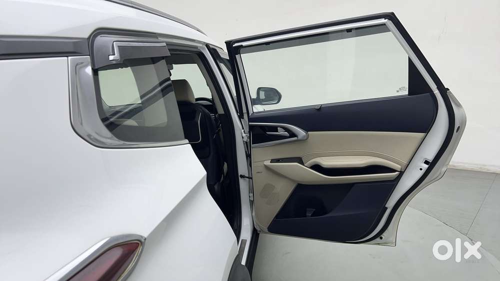 Kia Carens 1.4 Luxury Plus Dct 7 Str, 2022, Petrol