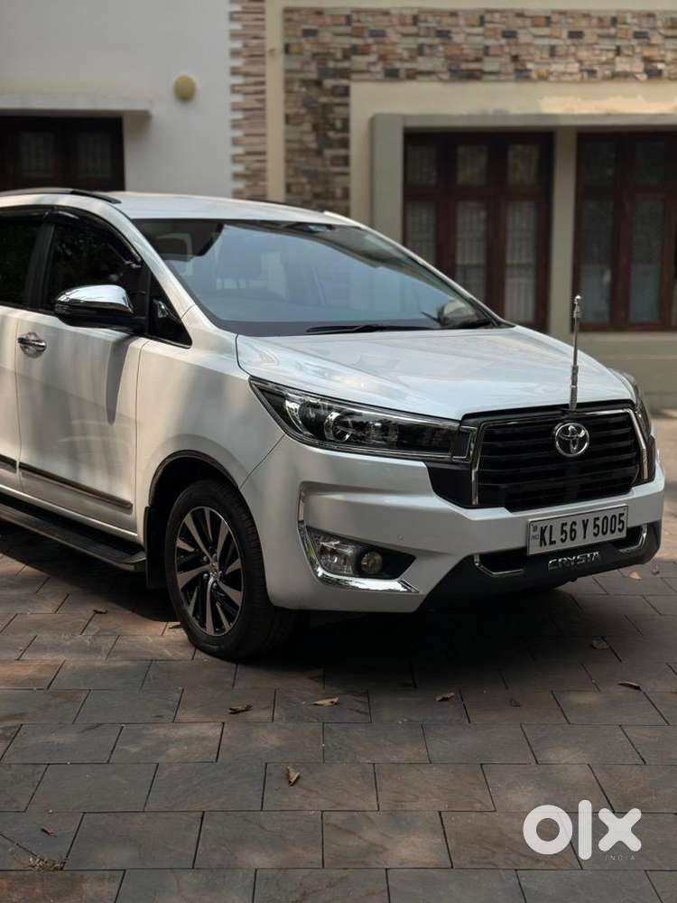Toyota Innova Crysta 2023