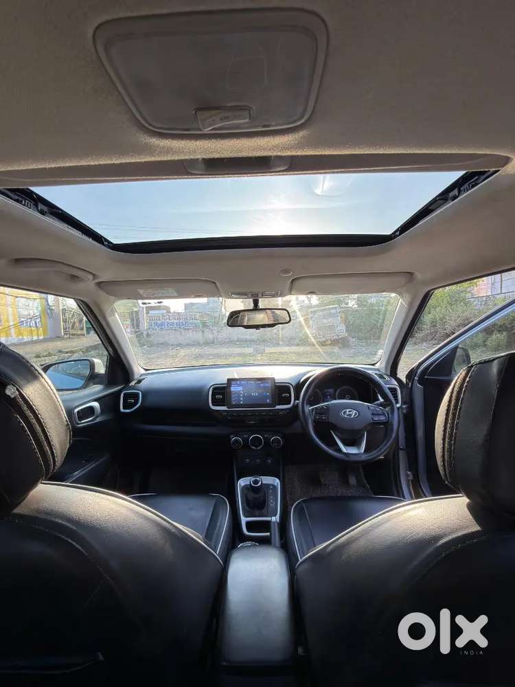 Hyundai Venue 2019 Sunroof Automatic Alloys Wheels Push Button Start