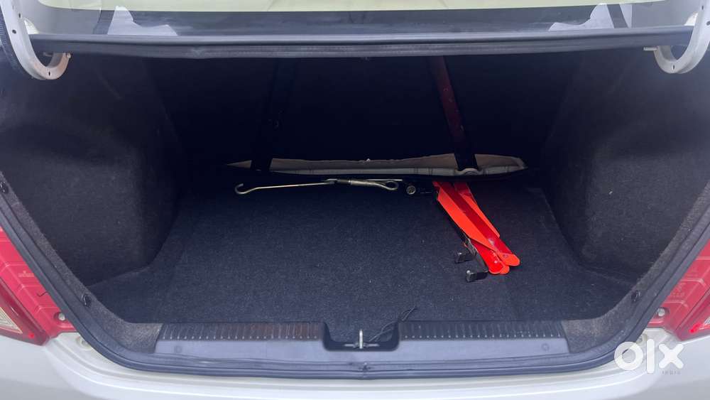 Maruti Suzuki Dzire Vxi Ags, 2022, Petrol