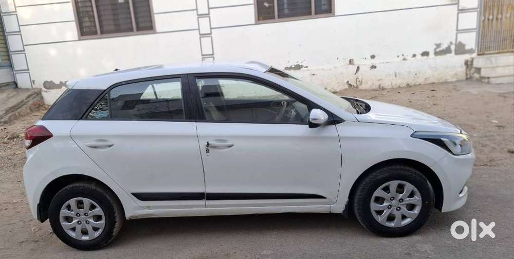 Hyundai Elite I20 Sportz (o) 1.4, 2016, Diesel