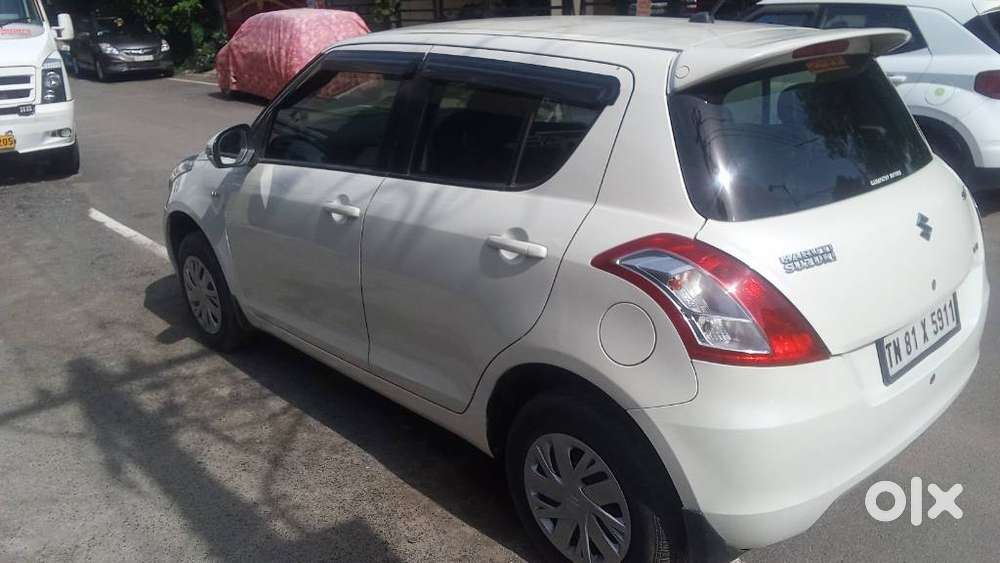 Maruti Suzuki Swift Vxi Optional, 2017, Petrol