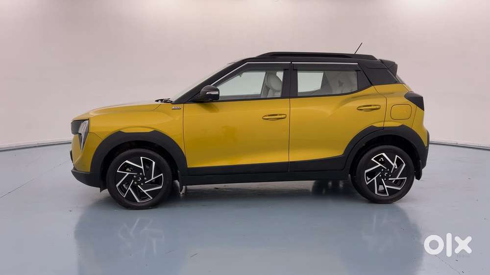 Mahindra Xuv 3xo Ax7l 1.2 Petrol At (pg), 2024, Petrol