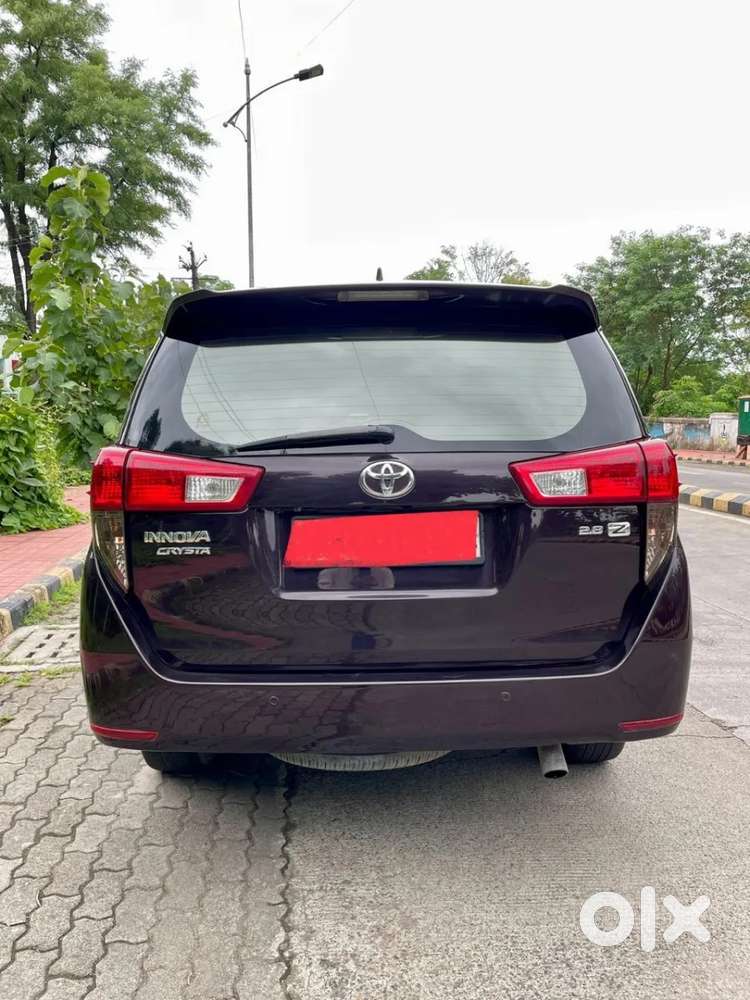 Toyota Innova Crysta 2.8 Zx At 7 Seater, 2016, Diesel