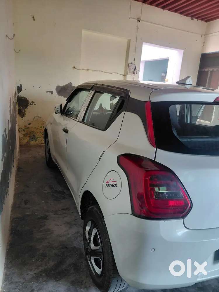 Swift Maruti Suzuki 2021 Petrol 70000 Km