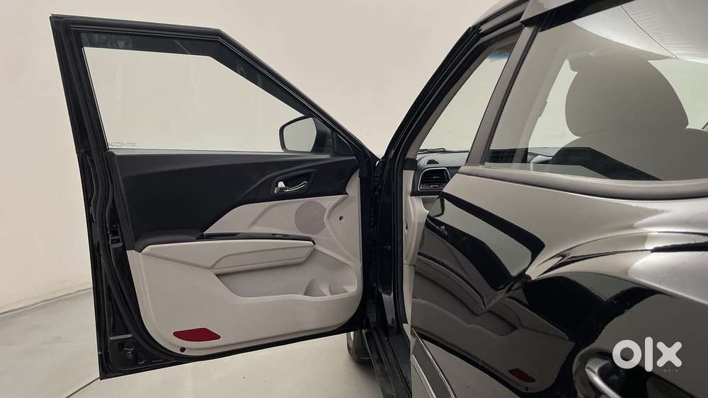 Mahindra Xuv300 W8 Amt Optional Diesel, 2022, Petrol