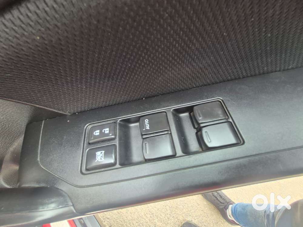 Maruti Suzuki Brezza 1.5 Zxi Smart Hybrid Dual Tone, 2022, Petrol