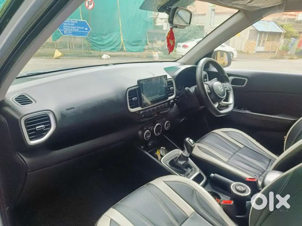 Hyundai Venue Sx (o) Mt 1.0 Turbo Dual Tone, 2021, Petrol