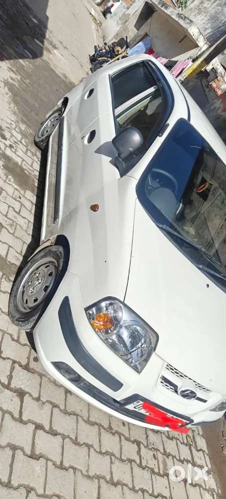 2nd Owner Hyundai Santro 2013
