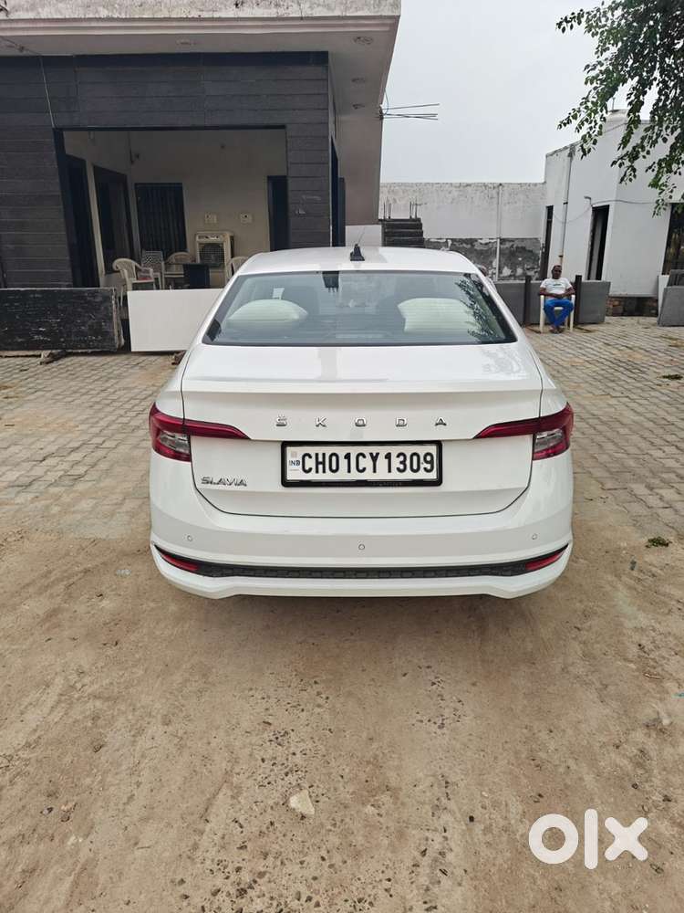 Skoda Slavia 2025 Petrol 42000 Km Driven
