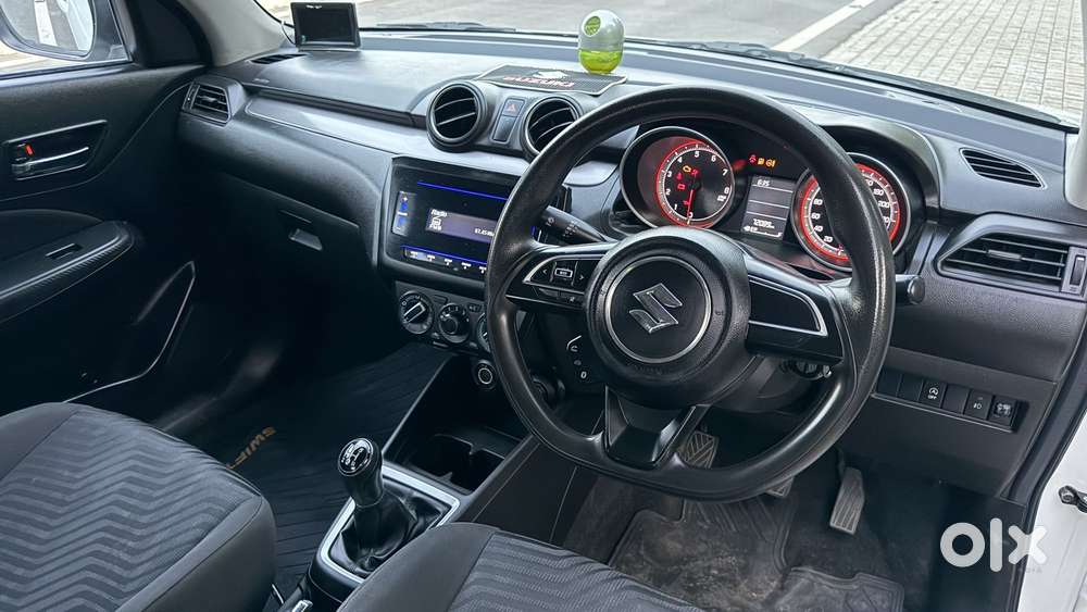 Maruti Suzuki Swift Vvt Vxi, 2021, Petrol