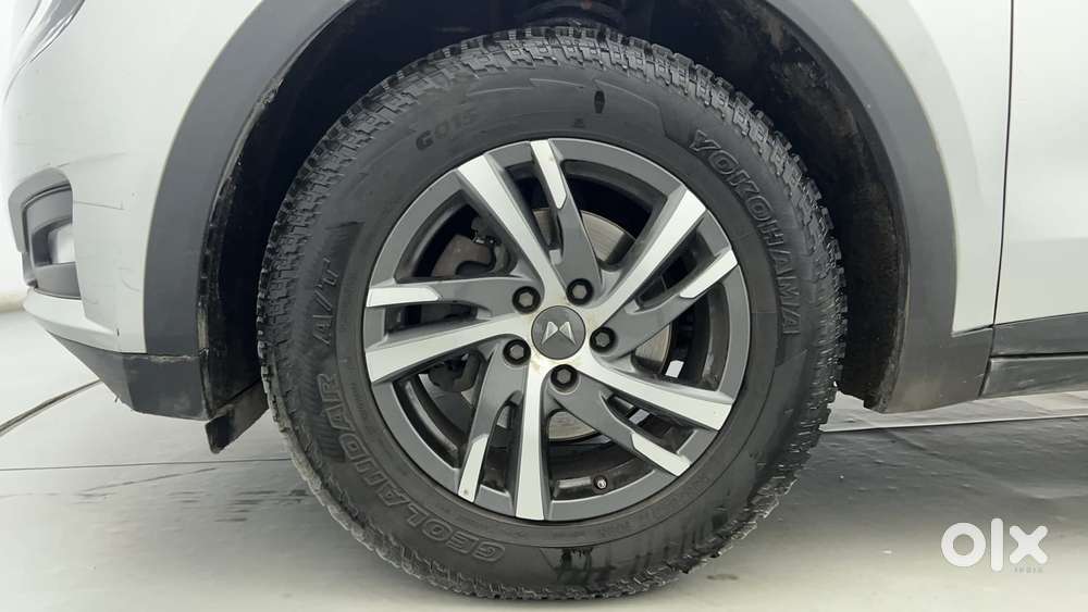 Mahindra Xuv700 2.0 Ax 5 Petrol At Str, 2022, Petrol