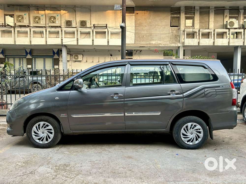 Toyota Innova 2.5 G (diesel) 8 Seater Bs Iv, 2011, Diesel
