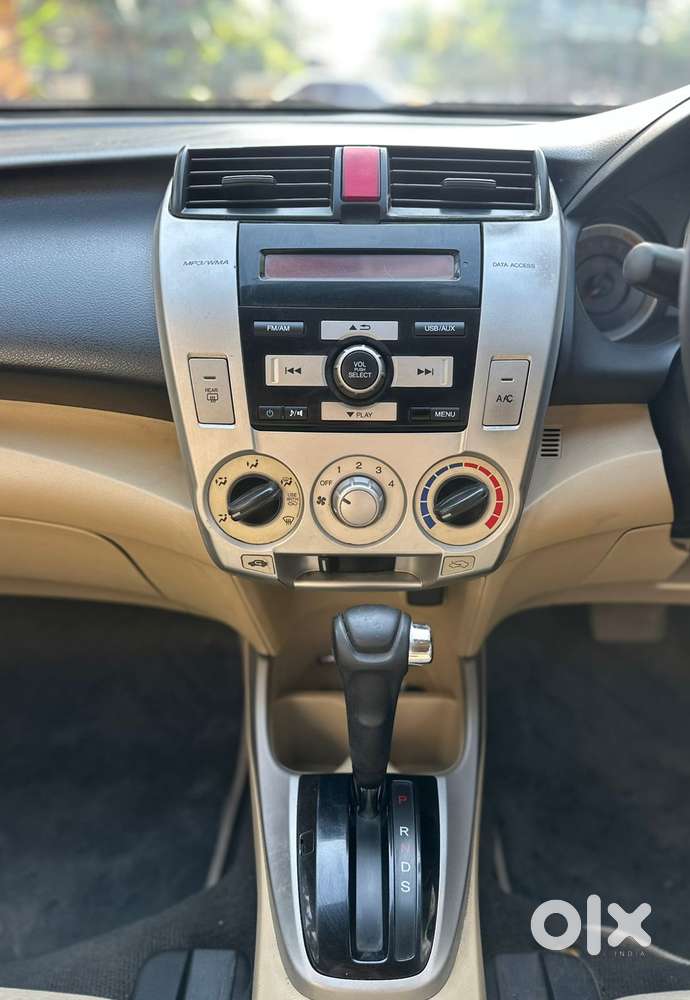 Honda City 2011-2013 V At Exclusive, 2011, Petrol