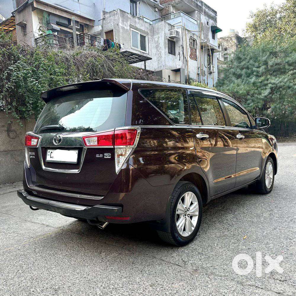 Toyota Innova Crysta 2.8z Automatic, 2016, Diesel