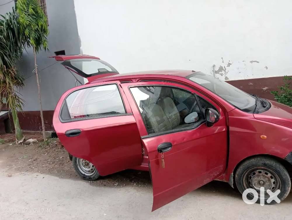 2009 Model Petrol Or Cng Cylinder Few Months Old The Car Only Park