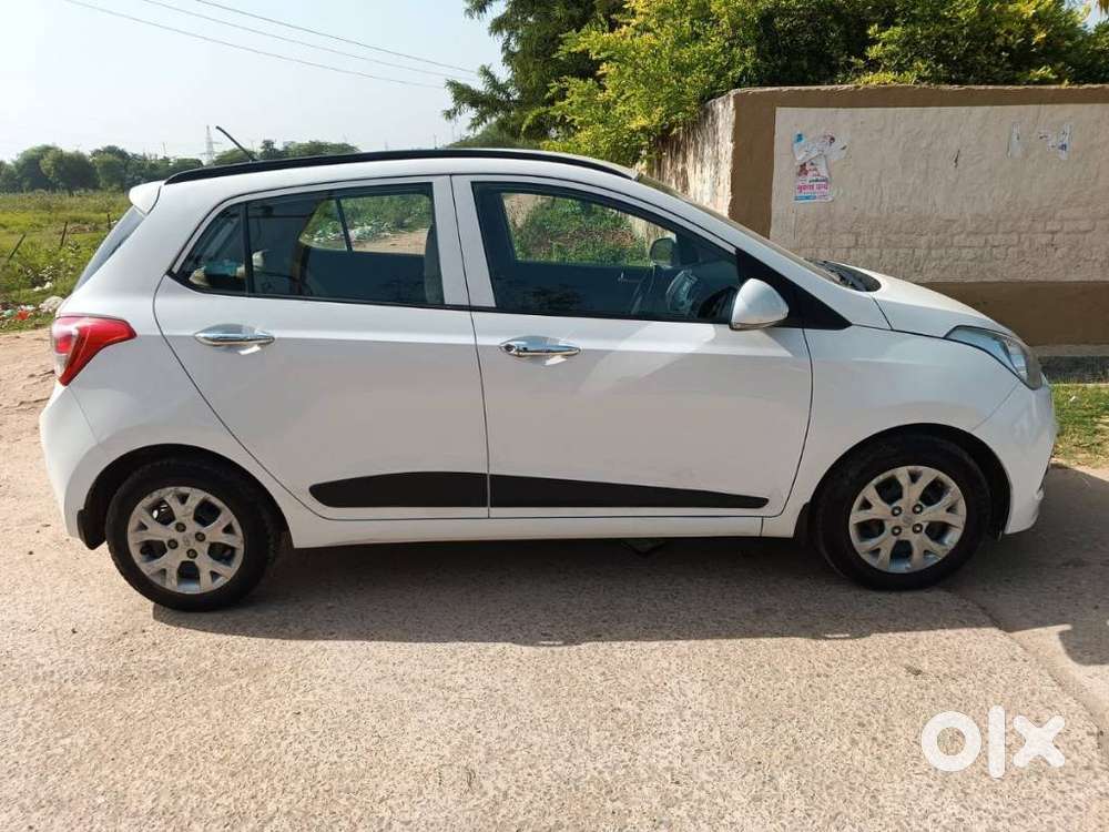 Hyundai I10 Sportz, 2015, Petrol