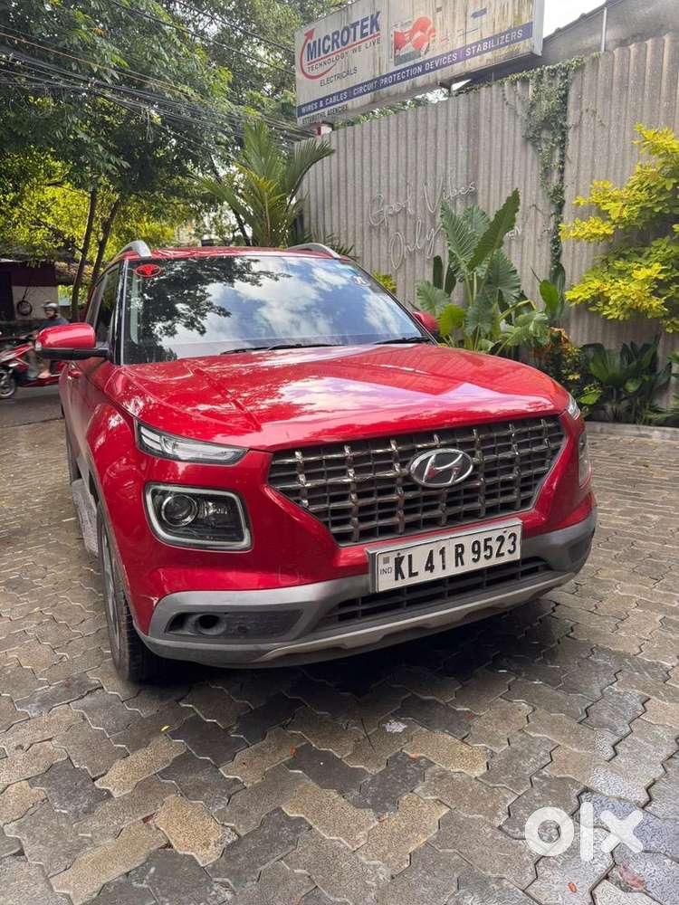 Hyundai Venue Petrol 2021