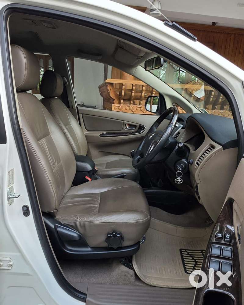 Toyota Innova 2.5 Zx 7 Str Bs-iv, 2015, Diesel