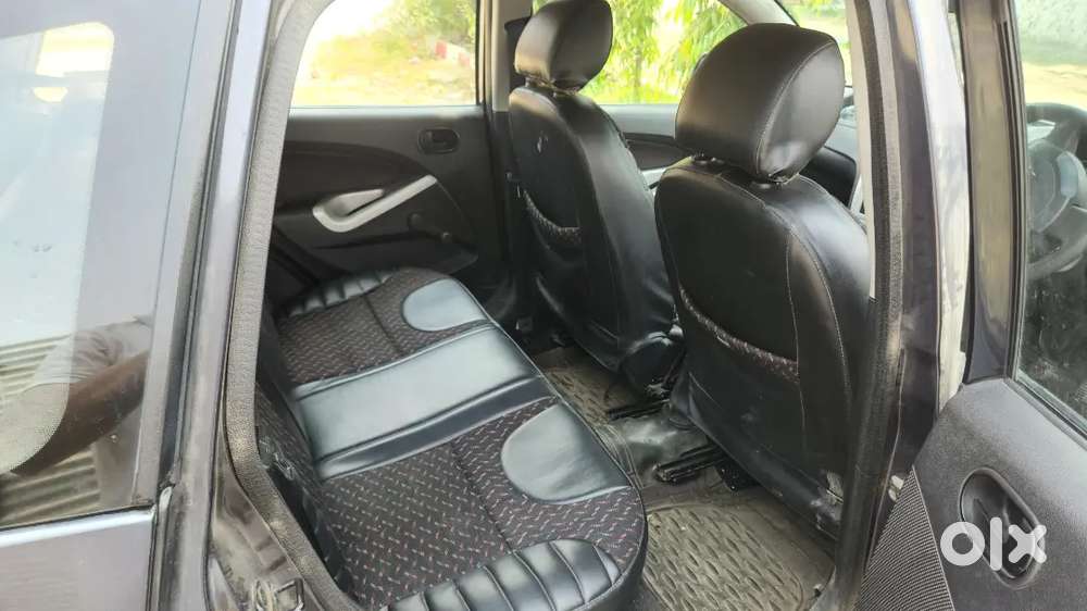 Ford Figo Petrol Zxi 2012