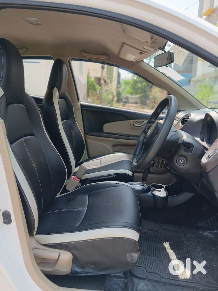 Honda Brio V Automatic, 2013, Petrol