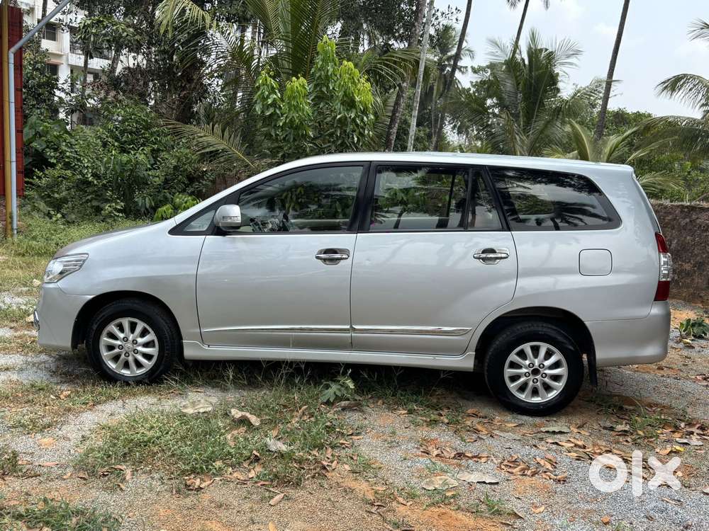 Toyota Innova 2004-2011 2.5 V Diesel 8-seater, 2014, Diesel