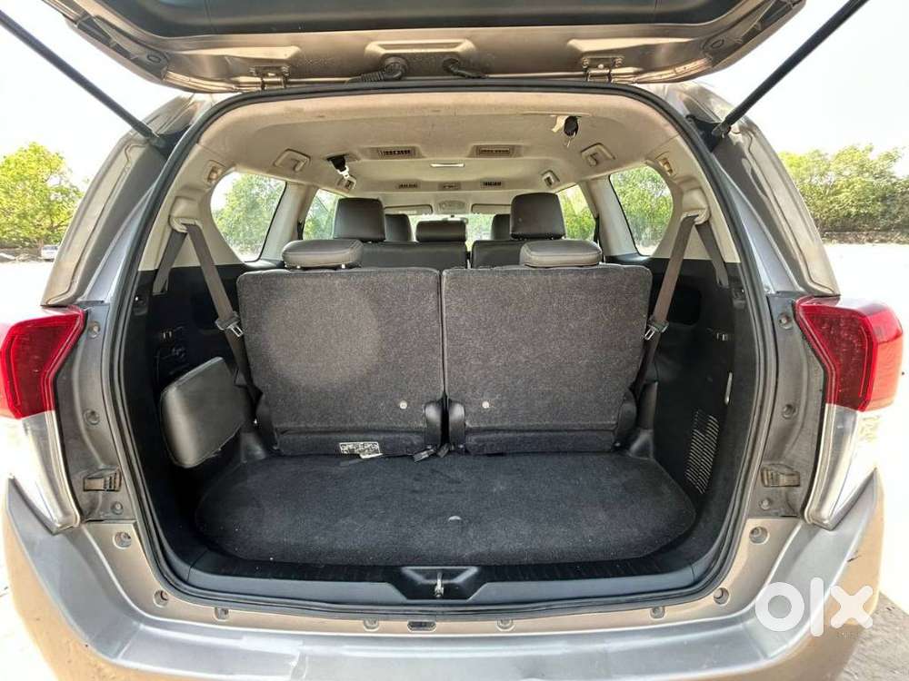 Toyota Innova Crysta 2.4 Gx Mt 8s, 2017, Petrol