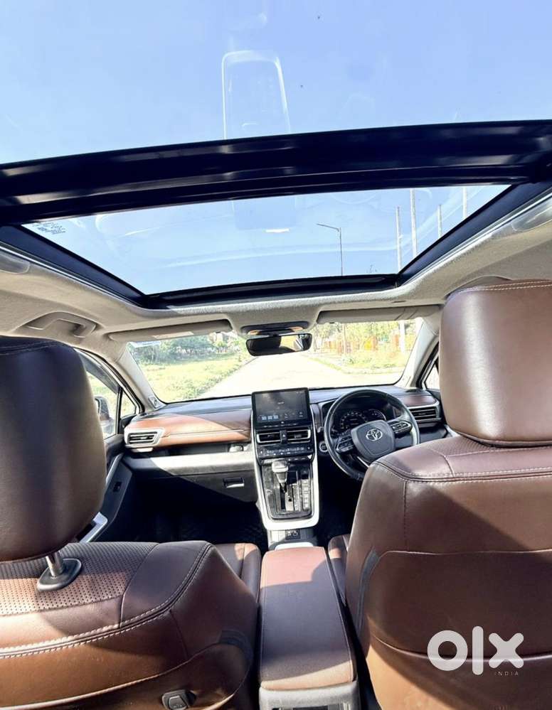 Toyota Innova Hycross 2.0 Zx Hybrid 7 Str, 2023, Petrol