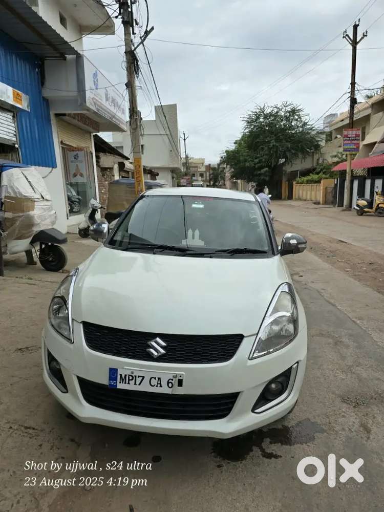 Maruti Suzuki Swift Vxi Petrol 2012
