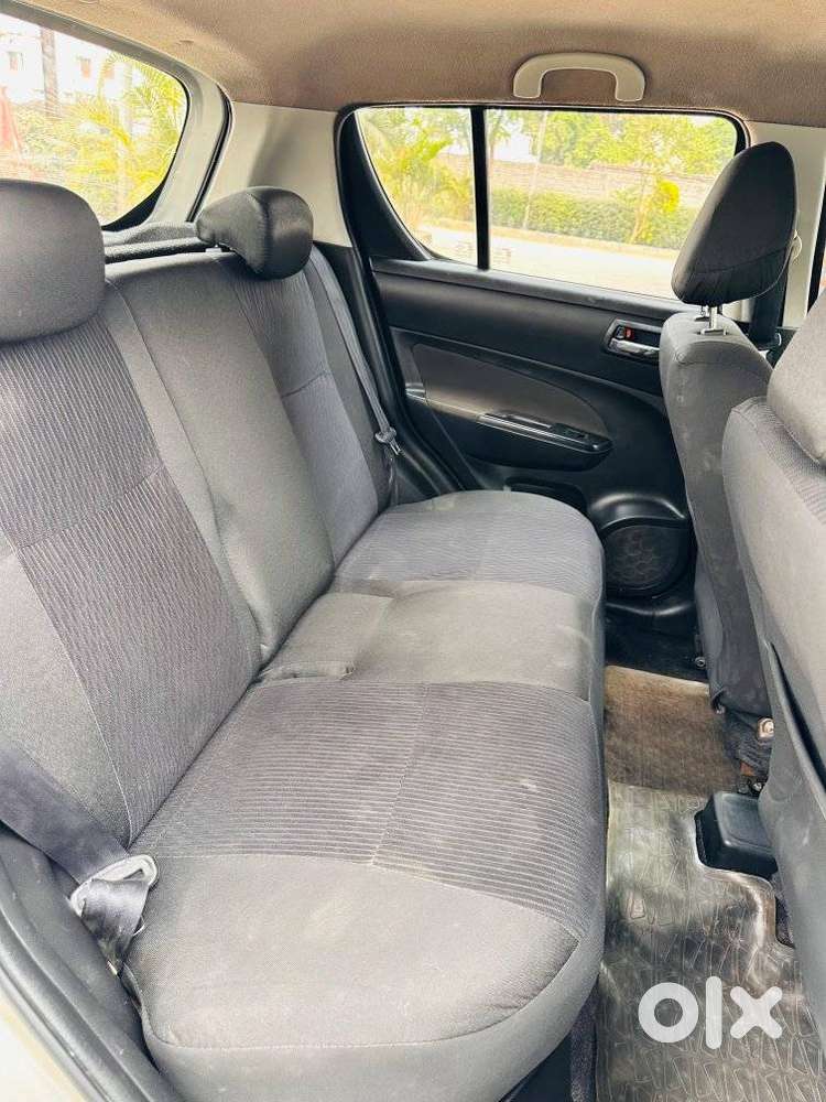 Maruti Suzuki Swift Vxi + Manual, 2017, Petrol